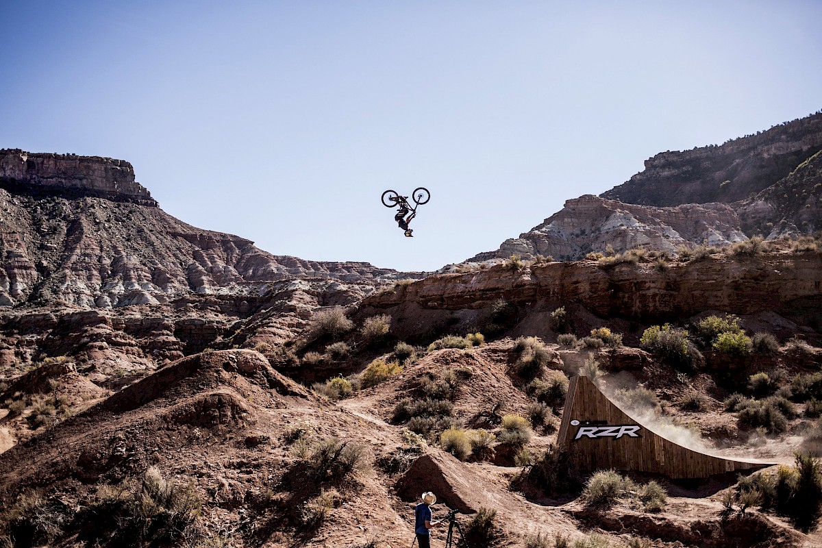 uci downhill live stream