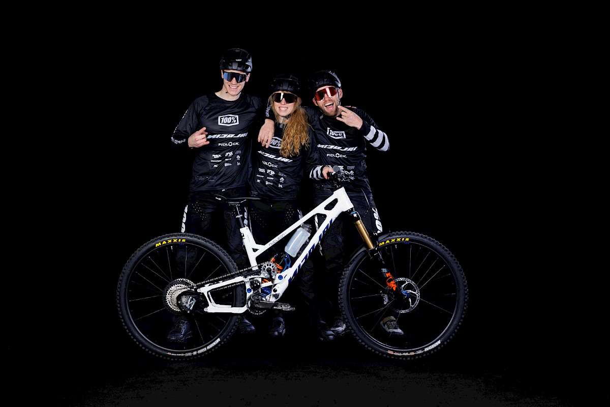 MTB Rider Nicolai Racing fueled by Fidlock neues Enduro Rennteam auf Nucleon 16 Supre