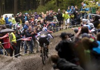 Gee Atherton siegt im Downhill beim iXS Dirt Masters