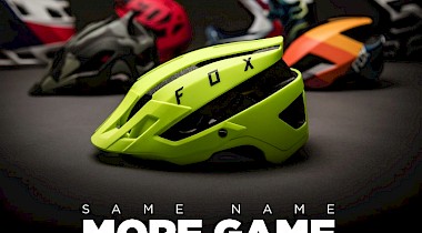 Fox mit neuem Helm am Start!