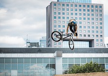 ABUS: Isted, Wibmer und Co. präsentieren neue ABUS MTB-Helme beim Red Bull District Ride ABUS: Isted, Wibmer und Co. präsentieren neue ABUS MTB-Helme beim Red Bull District Ride