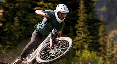ABUS TARGON – Für jeden Ride bereit. Made in Italy.